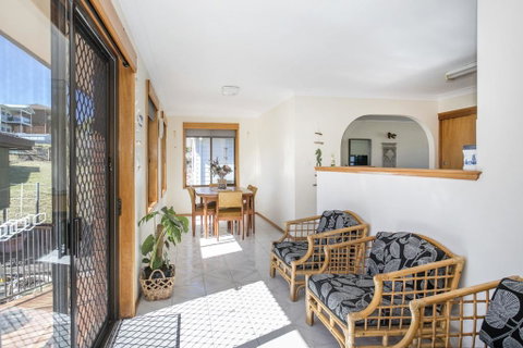 Wooroonga Crescent 9 Kioloa NSW 2539 - Goulburn Accommodation 2