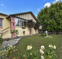 Wyatt Guest House - Goulburn Accommodation