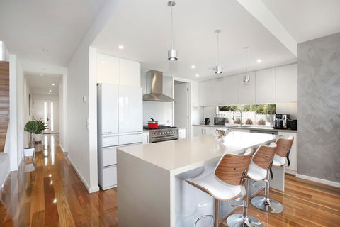 Xus Residence - Goulburn Accommodation 3