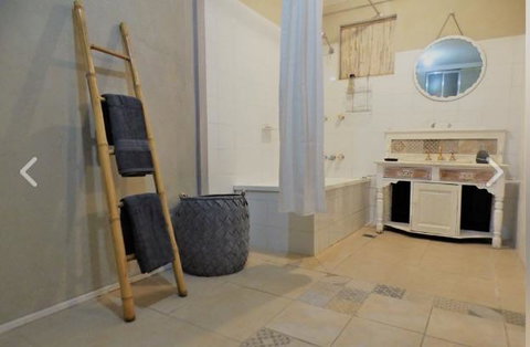 Yamba Hinterland Bush Retreat - Vintage Bus Stay - Goulburn Accommodation 3