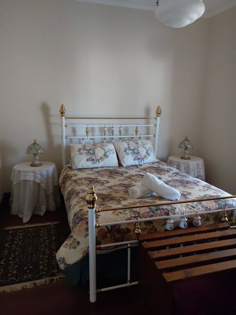 York Cottages And Burnley House - Goulburn Accommodation 1