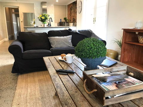 YSG The Edward Townhouse 151 - Walk To Town - Goulburn Accommodation 0