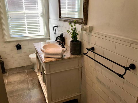 YSG The Edward Townhouse 153 - Walk To Town - Goulburn Accommodation 3