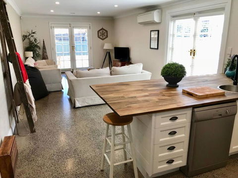 YSG The Edward Townhouse 153 - Walk To Town - Goulburn Accommodation 0