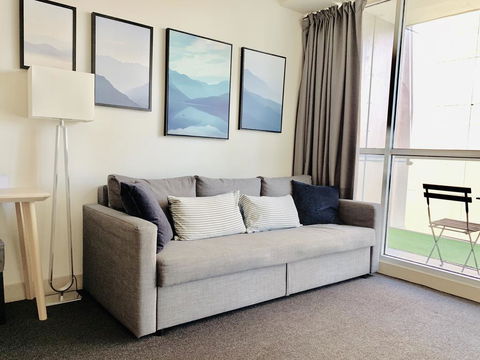 ZEN Homes On Collins - Goulburn Accommodation 0