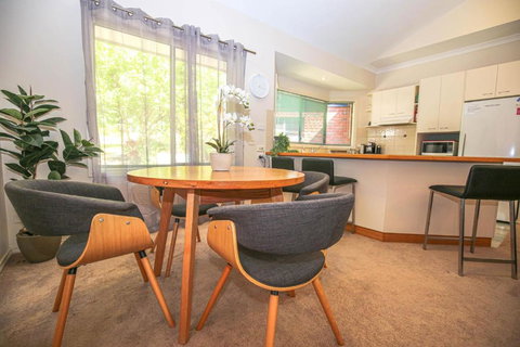 Abenaki - Goulburn Accommodation 3