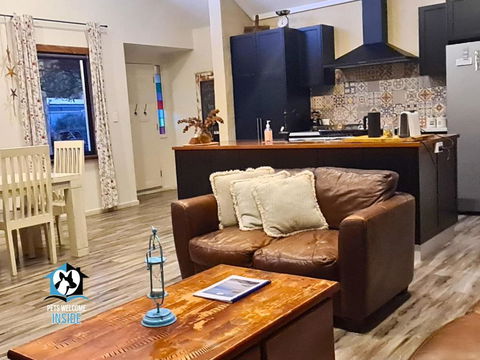 A Beautiful New Property, Walking Distance To The Beach In Esperance WA! - Goulburn Accommodation 1