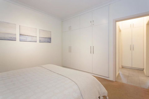 Arcadia Apartment - Cottesloe - Goulburn Accommodation 3