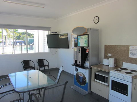 NRMA Bowen Beachfront Holiday Park - Goulburn Accommodation 25