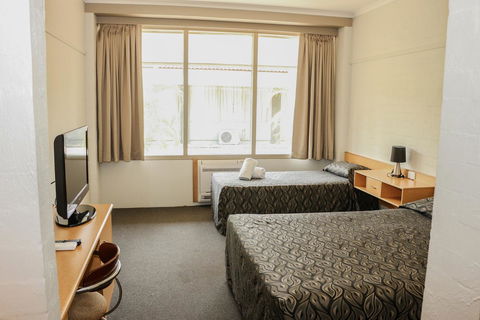 Salisbury Hotel Motel - Goulburn Accommodation 11
