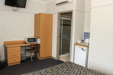 Salisbury Hotel Motel - Goulburn Accommodation 18