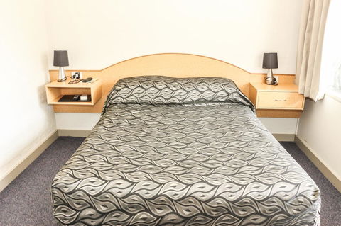 Salisbury Hotel Motel - Goulburn Accommodation 24
