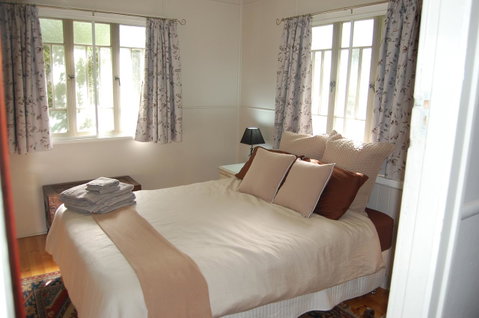 Boonah Cottage - Goulburn Accommodation 6
