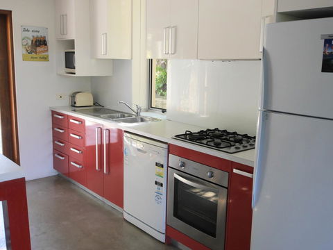 A AAA C-SHACK - Goulburn Accommodation 10
