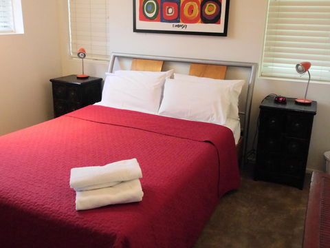 A AAA C-SHACK - Goulburn Accommodation 18