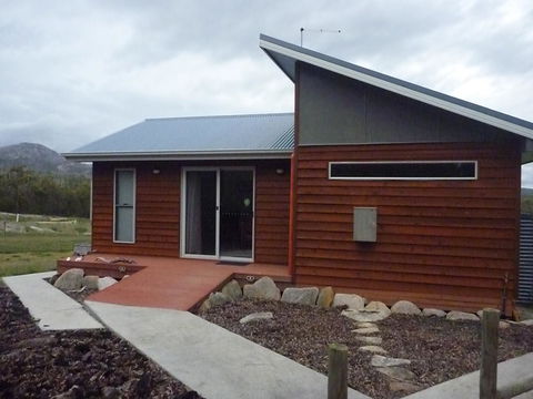 Yakkalla Holiday Cottage - Goulburn Accommodation 1