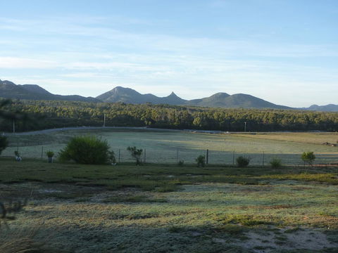 Yakkalla Holiday Cottage - Goulburn Accommodation 3