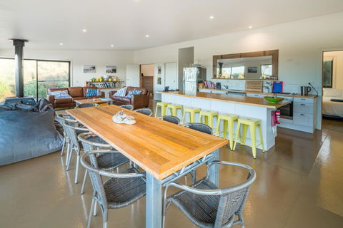 Sawyers Bay Shacks - Goulburn Accommodation 2