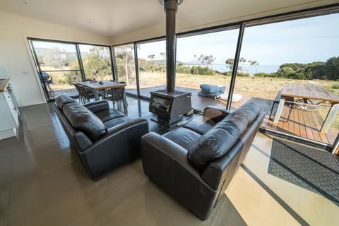 Sawyers Bay Shacks - Goulburn Accommodation 4