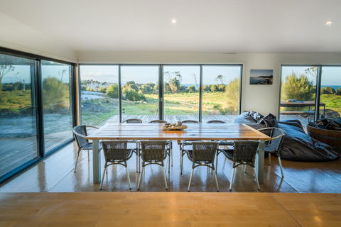 Sawyers Bay Shacks - Goulburn Accommodation 1