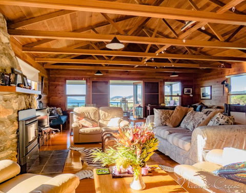 Palana Beach House - Goulburn Accommodation 0