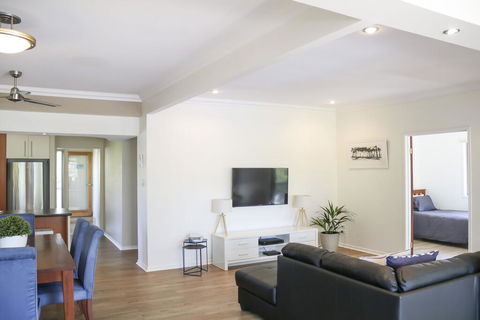 'Top Tier' Dog Friendly Holiday Home - Goulburn Accommodation 3