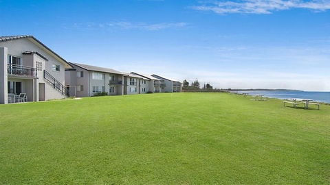 10T Beachfront Apartments - Goulburn Accommodation 1