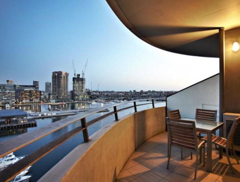 1201P Docklands 2Bed 1bath Water View - Goulburn Accommodation 1