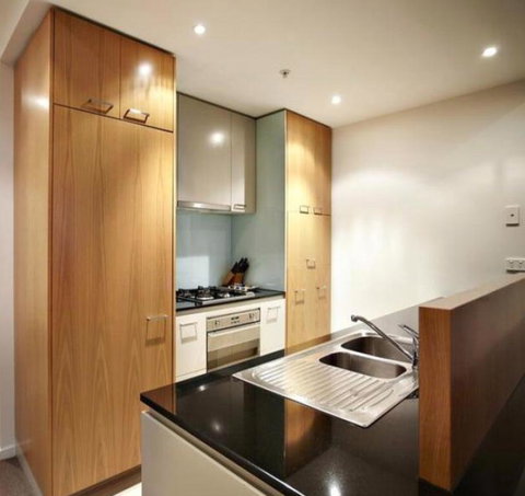 1201P Docklands 2Bed 1bath Water View - Goulburn Accommodation 3