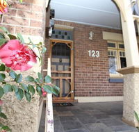 123 Hill St Heart of Orange Double Brick - Goulburn Accommodation