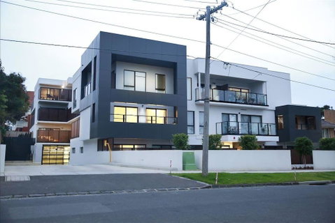 136, Light-filled Homely Box Hill Apt, 2Bed2BathFreeParking - Goulburn Accommodation 0