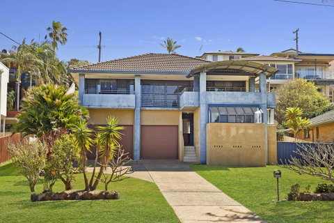 143 Matthew Flinders Drive, Port Macquarie - Goulburn Accommodation 1