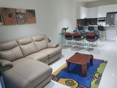 2 BDR Sea View Guest House - Goulburn Accommodation 3
