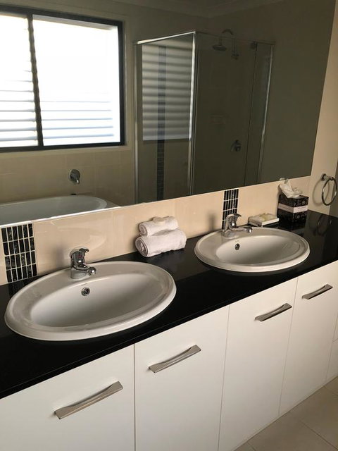 21 On Hursley Motel Apartments - Goulburn Accommodation 3