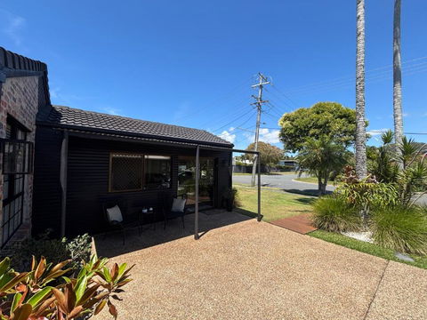 Caba Beach Cabin - Goulburn Accommodation 4