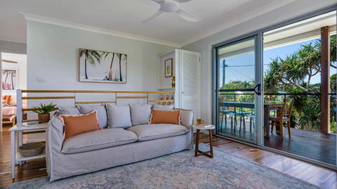 Caba Dream - Spacious Beach House With Pool & Pool Table! - Quick Walk To The Ocean - Goulburn Accommodation 3