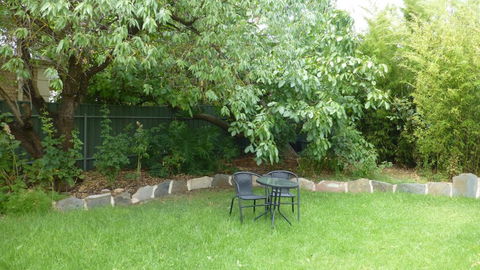 Cabernet Cottage - Goulburn Accommodation 4
