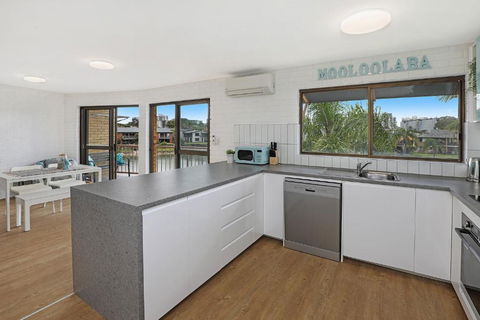CANAL7-ON THE MOOLOOLABA CANAL! - Goulburn Accommodation 1