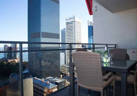 CENTRAL CBD EXEC STUNNING VIEW WIFI NETFLIX WINE - Goulburn Accommodation 4