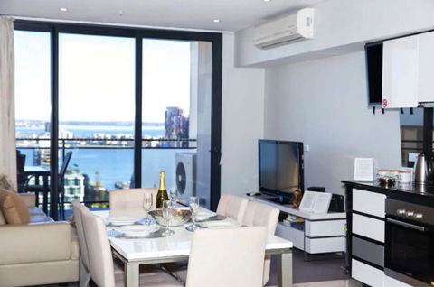 CENTRAL CBD EXEC STUNNING VIEW WIFI NETFLIX WINE - Goulburn Accommodation 1