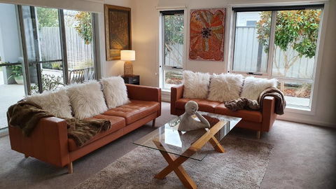 CHILL - Goulburn Accommodation 0