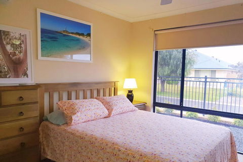 Dalyellup Private Guest House Unit - Goulburn Accommodation 0