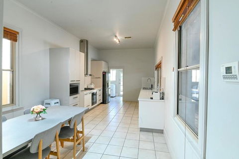 Darling St - Charming CBD Abode, Pet Friendly - Goulburn Accommodation 1
