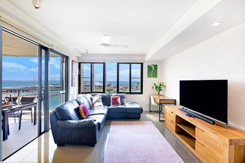 Darwin Waterfront Lagoon Hideaway With Sea Views - Goulburn Accommodation 0