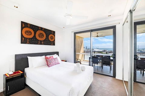Darwin Waterfront Lagoon Hideaway With Sea Views - Goulburn Accommodation 2