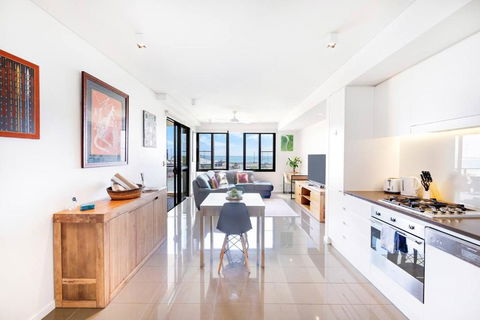 Darwin Waterfront Lagoon Hideaway With Sea Views - Goulburn Accommodation 3