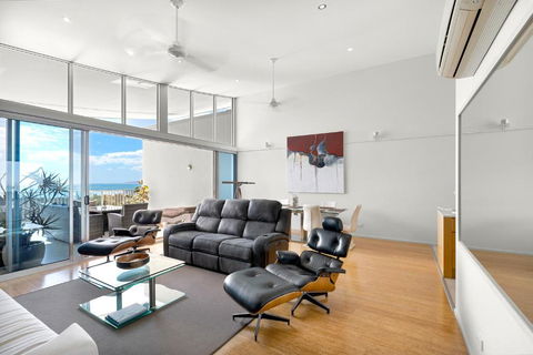 Davos Penthouse - Goulburn Accommodation 4