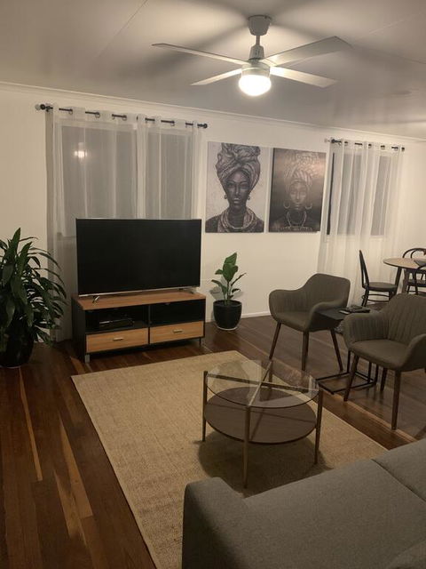 3 Bedroom Apartment - Goulburn Accommodation 0