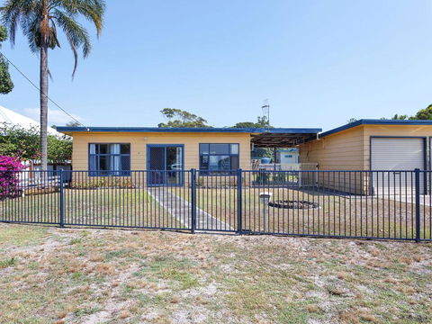 3 Curlew Avenue - Goulburn Accommodation 2