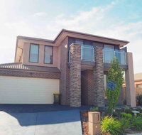 4 Bed 2 And A Half Bath Luxury Villa in Point Cook - Goulburn Accommodation